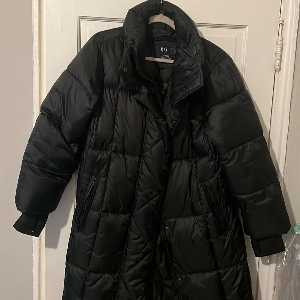 Gap puffer coat- size large
